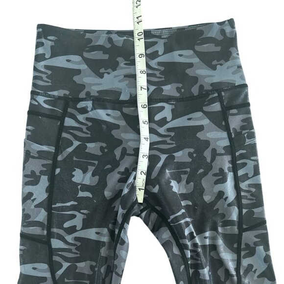 ZYIA ACTIVE Black Camo Metallic Pocket Light n Tight Hi-Rise Capri‎ 20" Size 4 - Picture 5 of 8